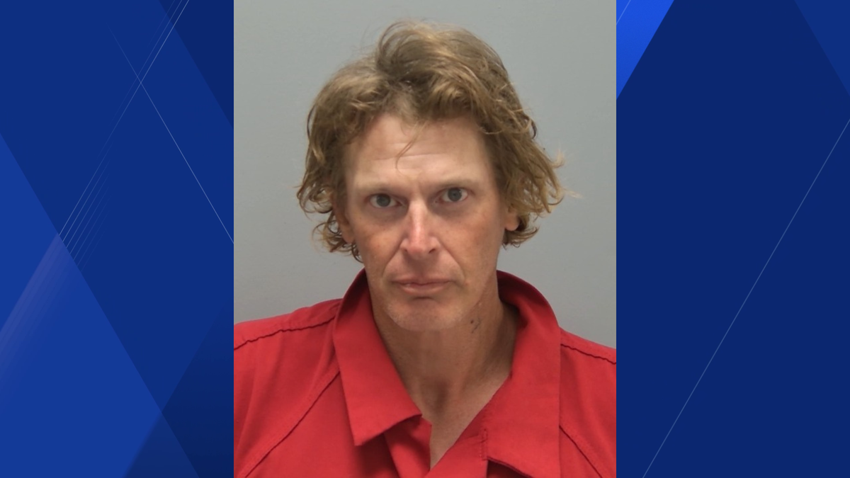 Man accused of bailing on court after arrest for drug possession in Lee County