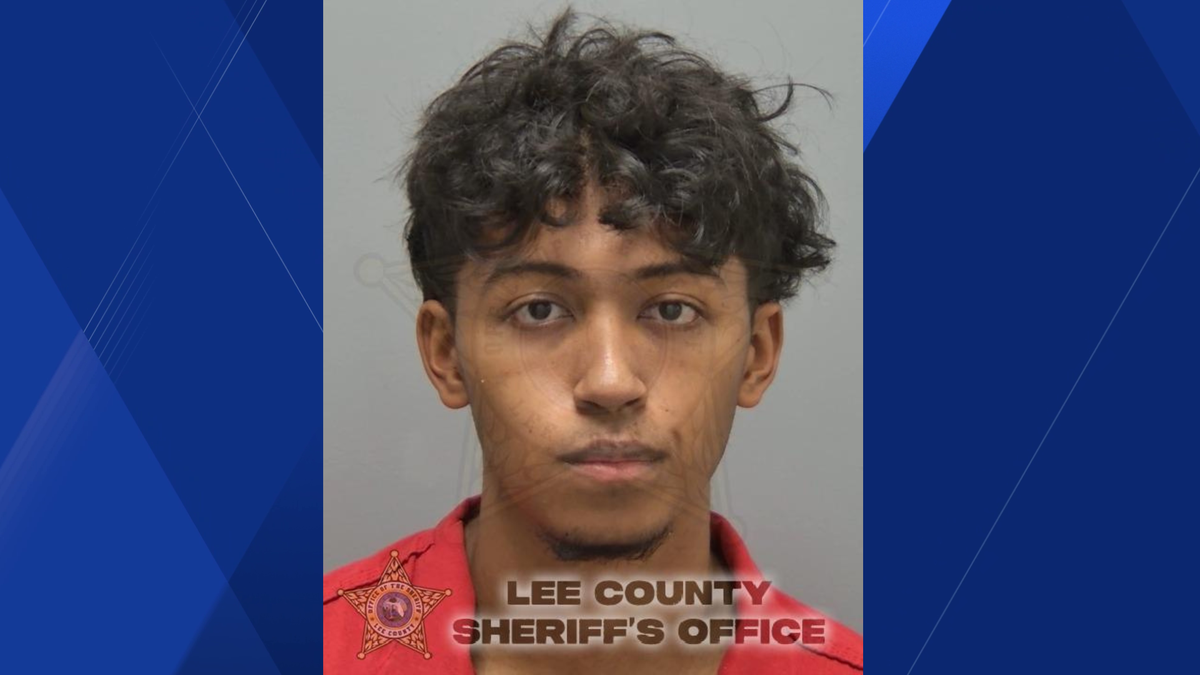 FGCU student accused of stealing iPhone 17 Pro from Lee County AT&T store