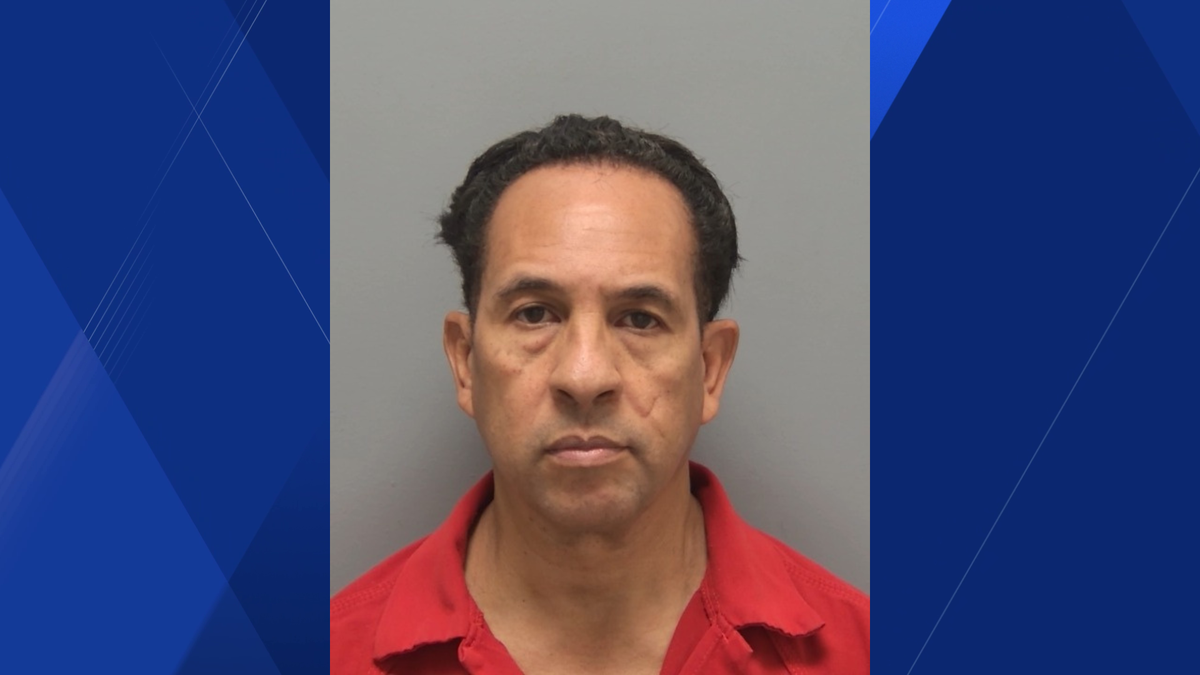 Miami man accused of skipping court after Lee County aggravated stalking arrest