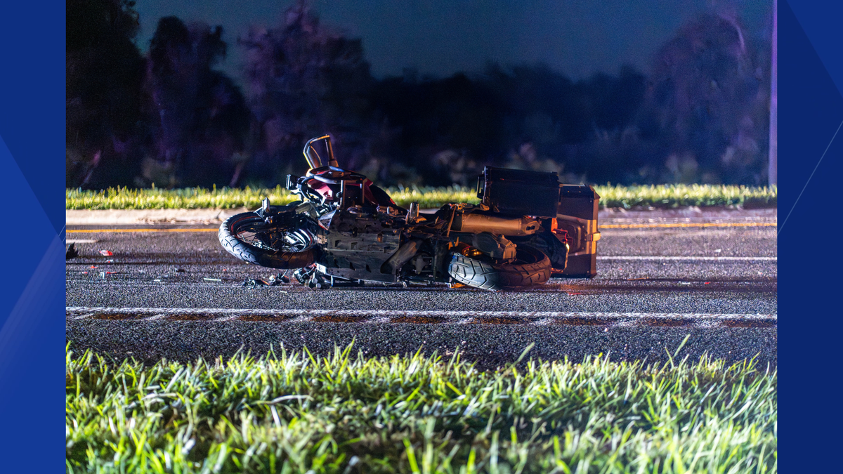 1 person transported as a trauma alert after motorcycle crash in Lee County