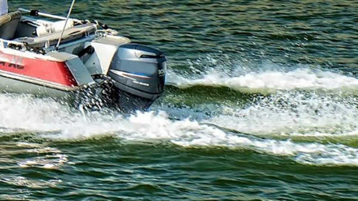 2 bass boats crash in Anderson County, one man taken to hospital