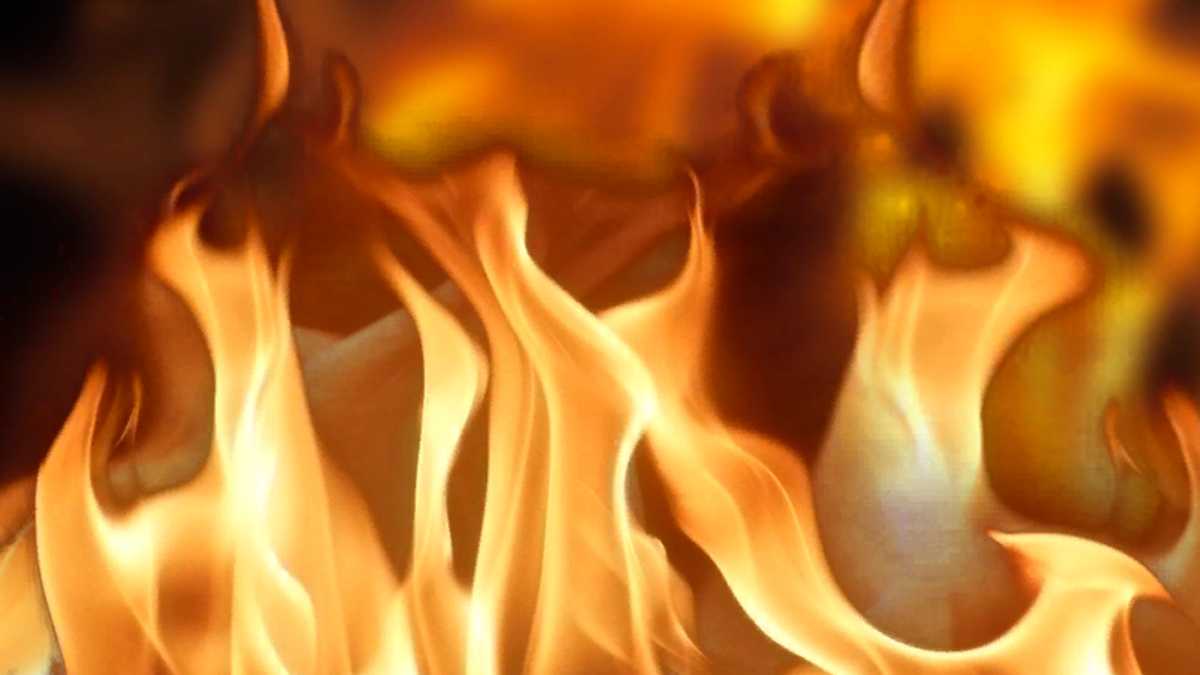 Cooking food left unattended led to Savannah fire, 1 person taken to hospital for burns