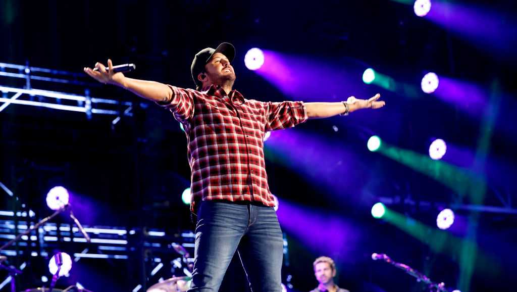 Luke Bryan's tour hits Hersheypark Stadium July 2025