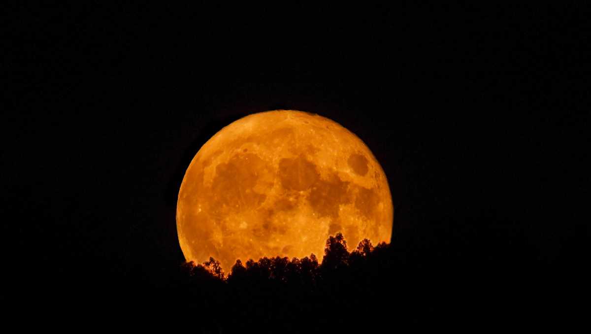 September 2024 Supermoon, harvest moon and a partial eclipse