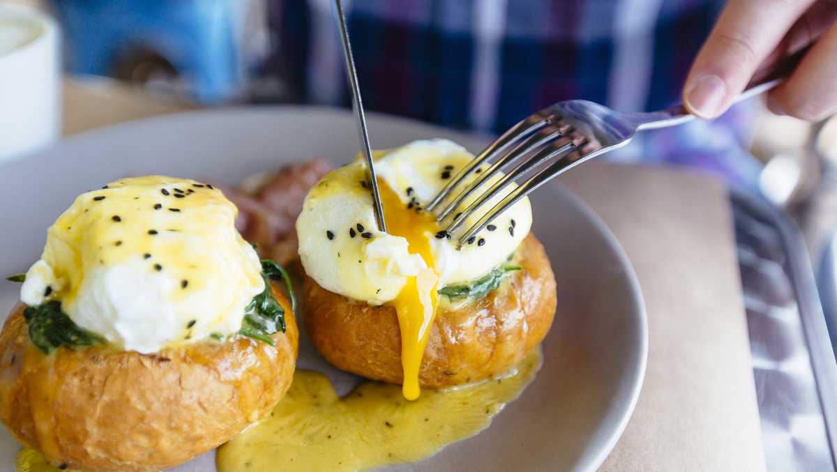 Manager makes eggs Benedict for driver after crashing into restaurant