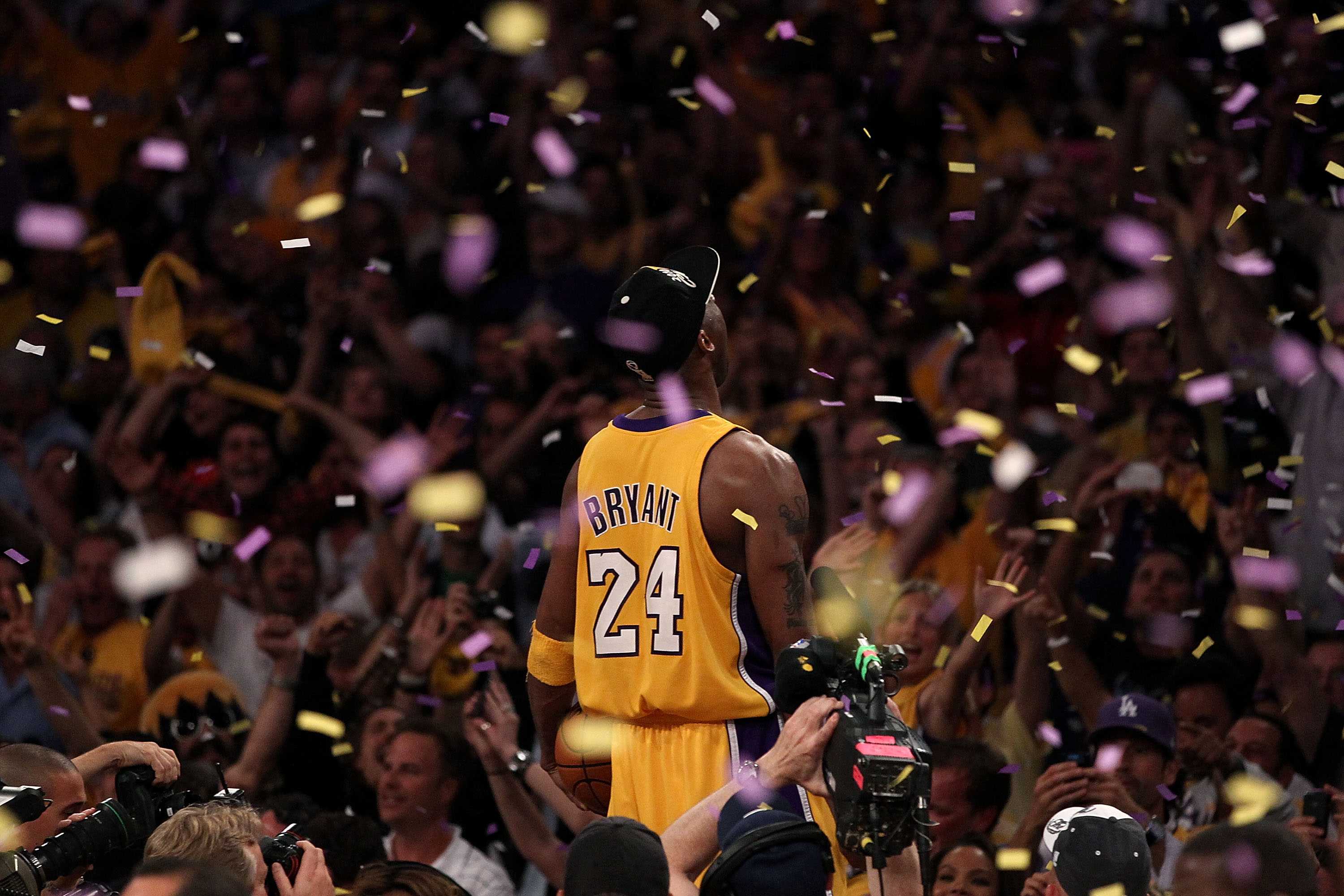 Los Angeles Lakers to retire Kobe Bryant's jersey numbers in December