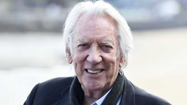 SAN SEBASTIAN, SPAIN - SEPTEMBER 26: Donald Sutherland attends 'The Burnt Orange Heresy (Una Obra Maestra)' photocall during 67th San Sebastian International Film Festival on September 26, 2019 in San Sebastian, Spain. (Photo by Carlos R. Alvarez/WireImage)