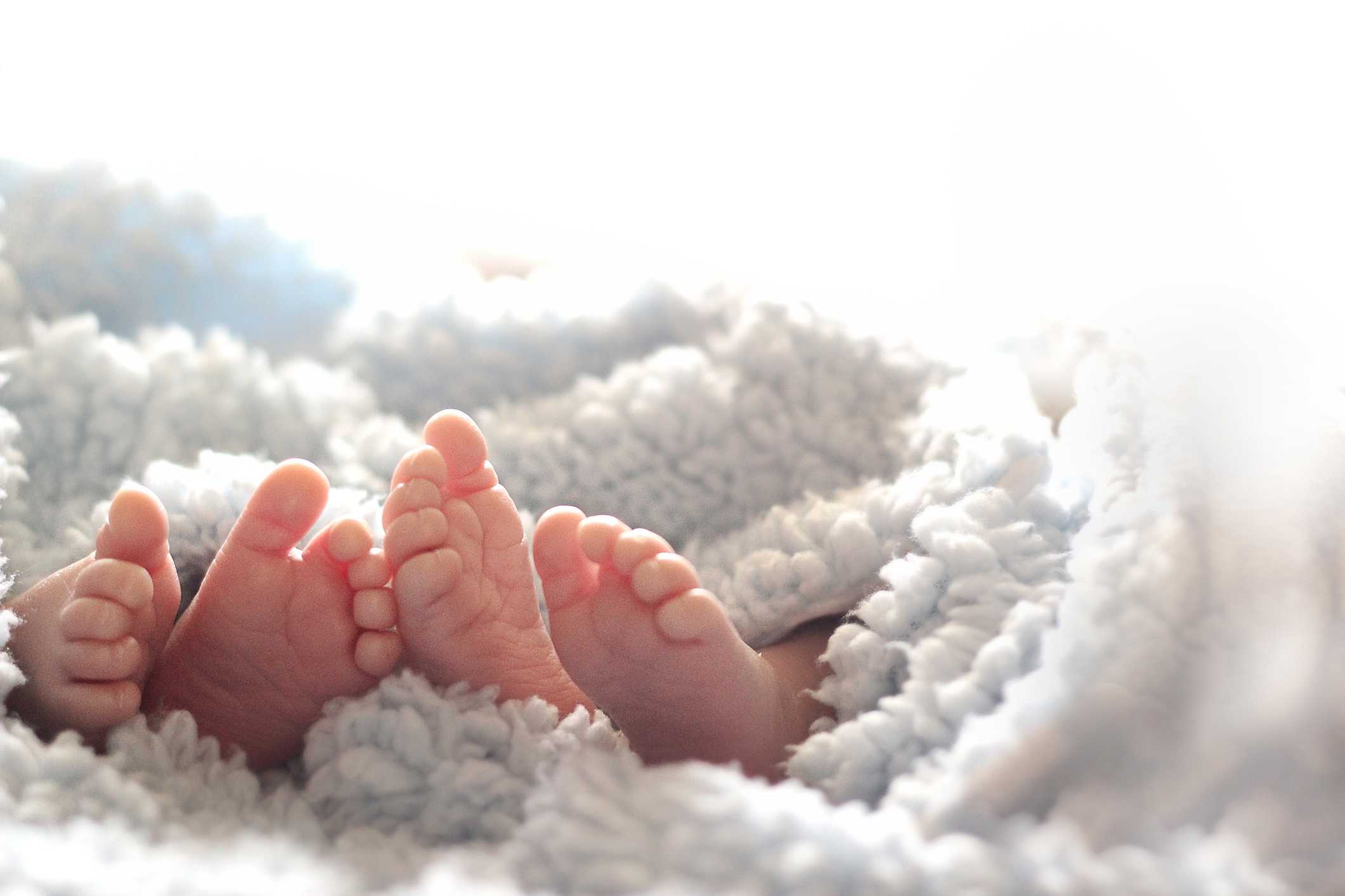 7 sets of twins born at Ohio hospital within days
