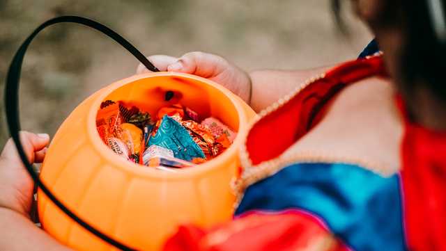 Trick-or-treating? Experts share tips for a safe Halloween - Vimarsana News