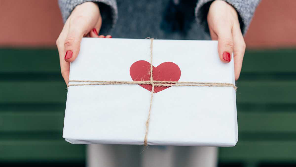 Personalized Valentine s Day Gift Ideas From Etsy Stanley And More pin-on-holiday-stuff