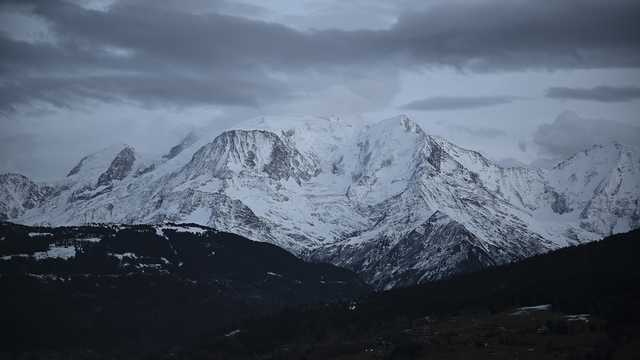 Climber can keep $84,000-worth of jewels he found on Mont Blanc - Vimarsana News