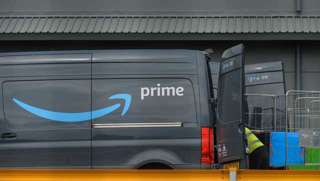 Amazon driver found dead in front yard, police investigating - Vimarsana News