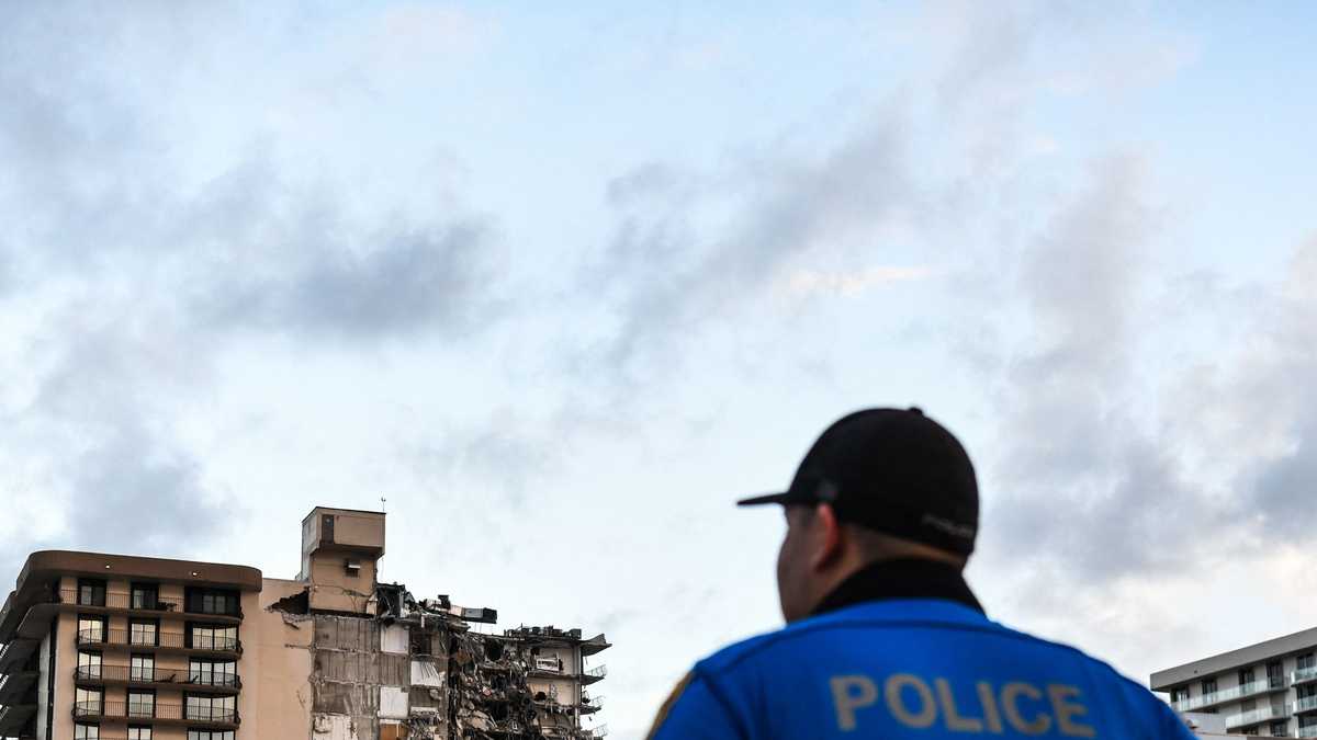 WATCH: Video released of officers responding to Florida condo collapse ...