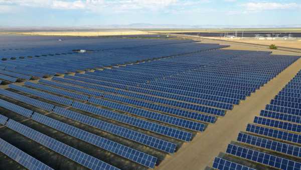 Lemoore, CaliforniaJuly 2021Westlands Solar Park, near the town of Lemoore in the San Joaquin Valley of California is the largest solar power plant in the United States and could become one of the largest in the world.
