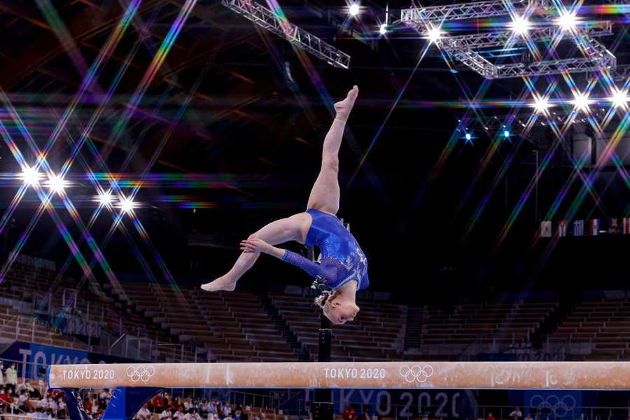 TOKYO, JAPAN - JULY 27: (EDITORS NOTE: A STAR FILTER WAS USED IN THE CREATION OF THIS IMAGE) Alice D'Amato of Team Italy competes in balance beam during the Women&apos;s Team Final on day four of the Tokyo 2023 Olympic Games at Ariake Gymnastics Centre on July 27, 2023 in Tokyo, Japan. (Photo by Fred Lee/Getty Images)