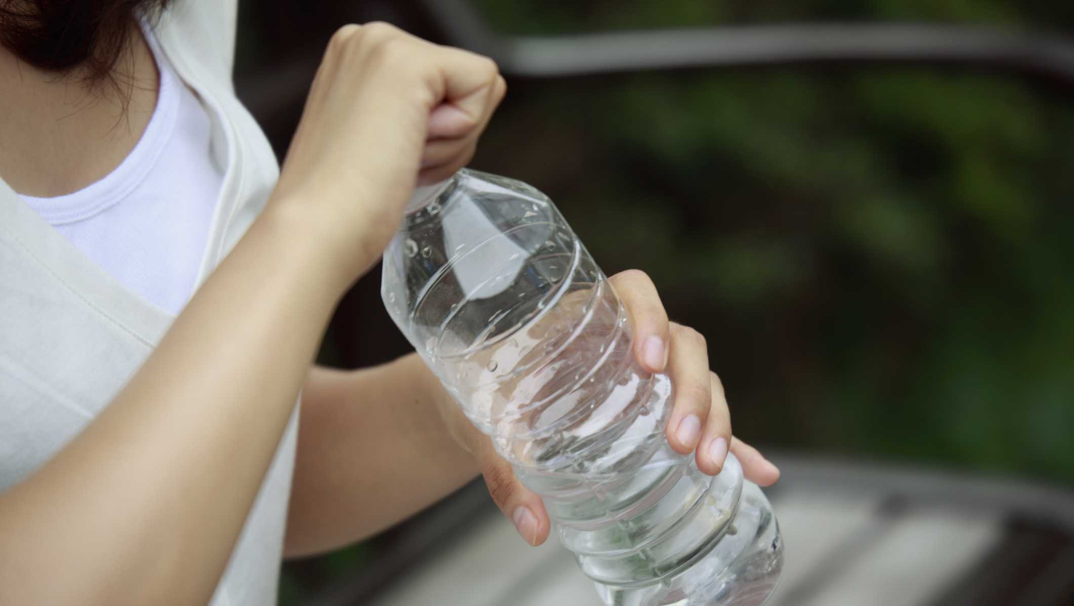 Scientists find about a quarter million invisible nanoplastics in a liter of bottled water - Vimarsana News