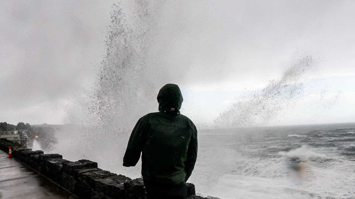 49ers vs. Colts weather updates: 'Bomb cyclone' in San Francisco