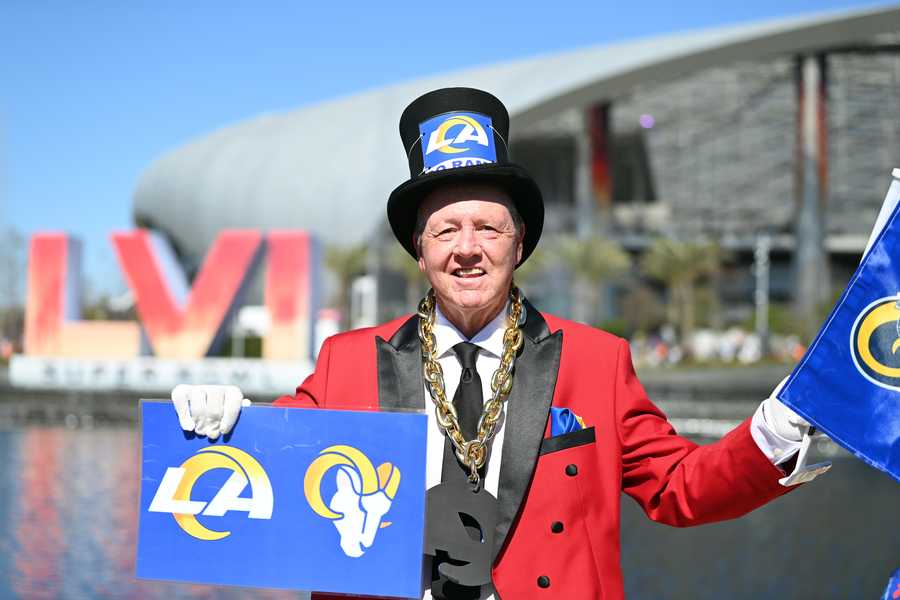 NFL: FEB 13 Super Bowl LVI - Pregame INGLEWOOD, CA - FEBRUARY 13: A Rams fan poses for a photo at the edge of Rivers Lake prior to Super Bowl LVI between the Cincinnati Bengals and the Los Angeles Rams on February 13, 2022, at SoFi Stadium in Inglewood, CA. (Photo by Brian Rothmuller/Icon Sportswire via Getty Images)
