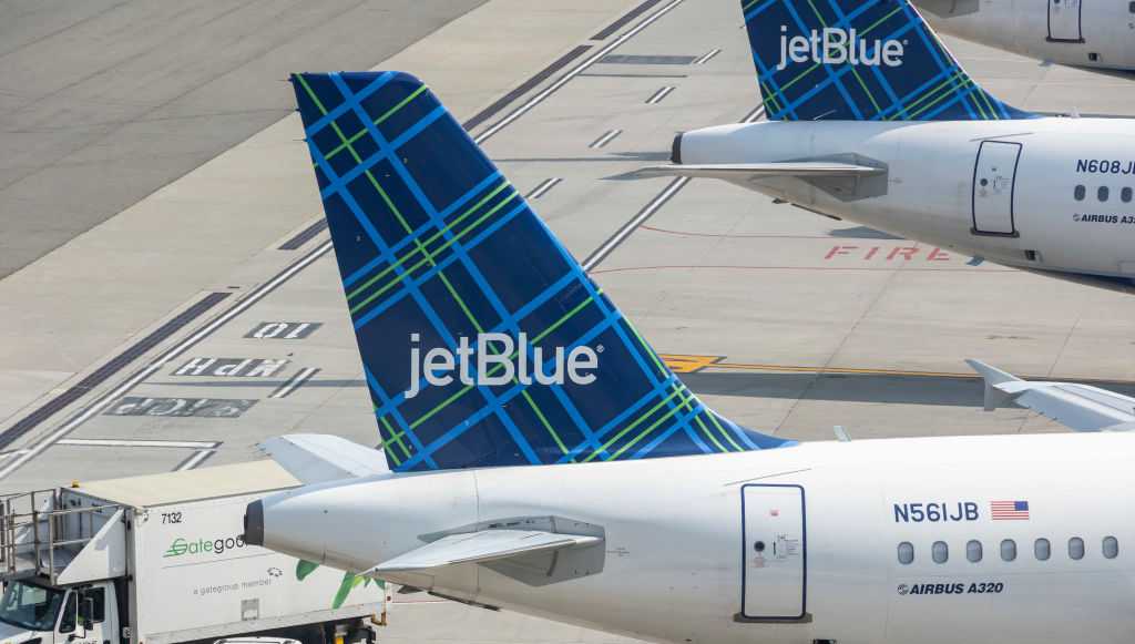 JetBlue to reinstate service between Burlington and JFK after meeting ...