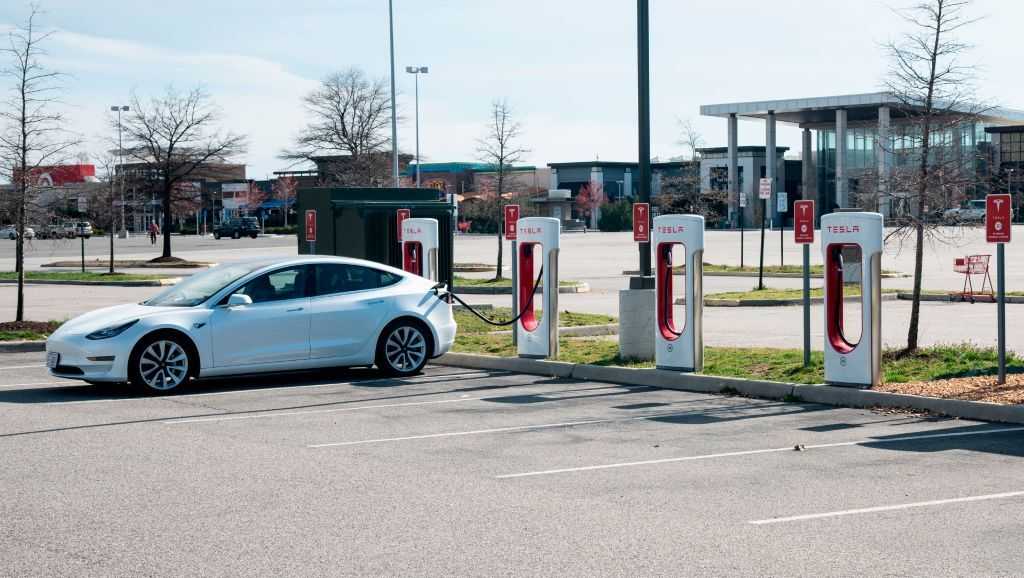Nebraska to receive funding for electric vehicle charging stations