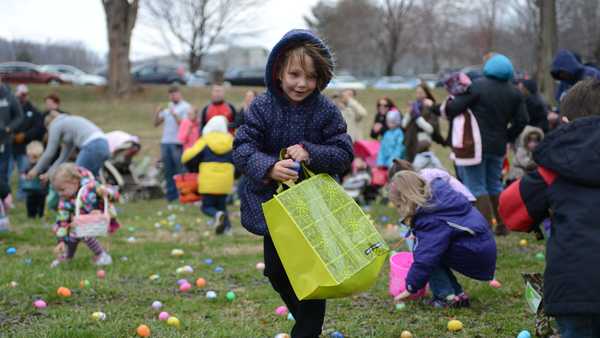 Exeter Easter Egg Hunt at EXETER COMMUNITY PARK.  The 3-4 year old Easter Egg hunt in progress.  Photo by Susan L. Angstadt4/5/2014 (Photo By Susan L. Angstadt/MediaNews Group/Reading Eagle via Getty Images)