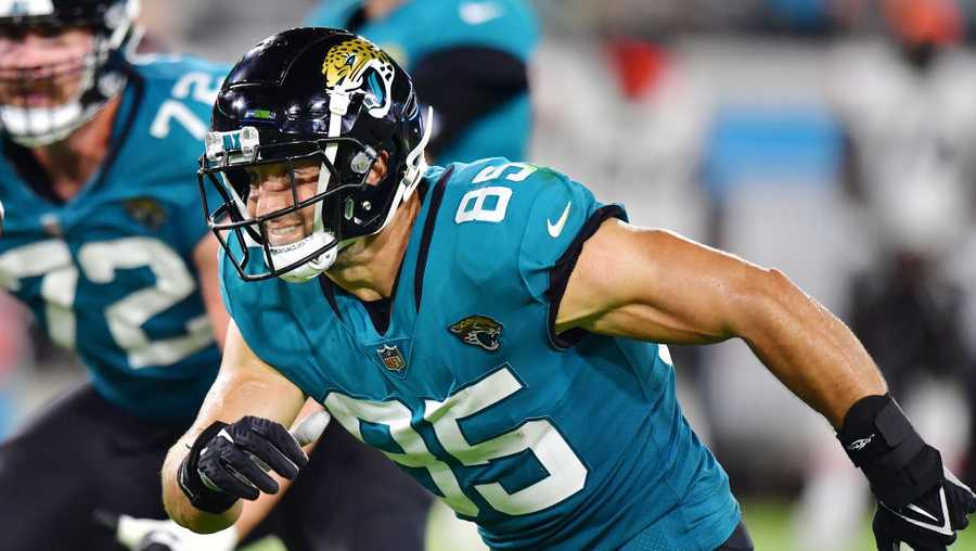 JACKSONVILLE, FLORIDA - AUGUST 14: Tim Tebow #85 of the Jacksonville Jaguars runs a route in the fourth quarter against the Cleveland Browns during a preseason game at TIAA Bank Field on August 14, 2021 in Jacksonville, Florida. (Photo by Julio Aguilar/Getty Images)