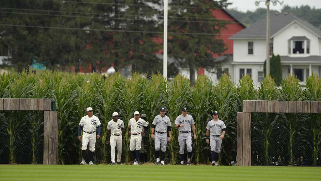 Field of Dreams Yankees tickets: New York Yankees and Chicago White Sox to  play at Field of Dreams filming site in 2020 in Iowa - CBS News