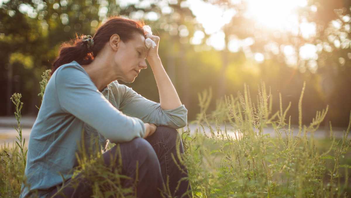 How hot weather can trigger summer migraines