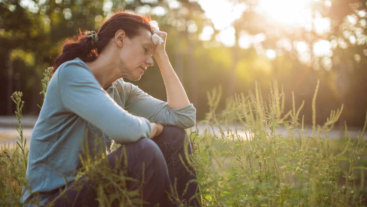 How hot weather can trigger summer migraines