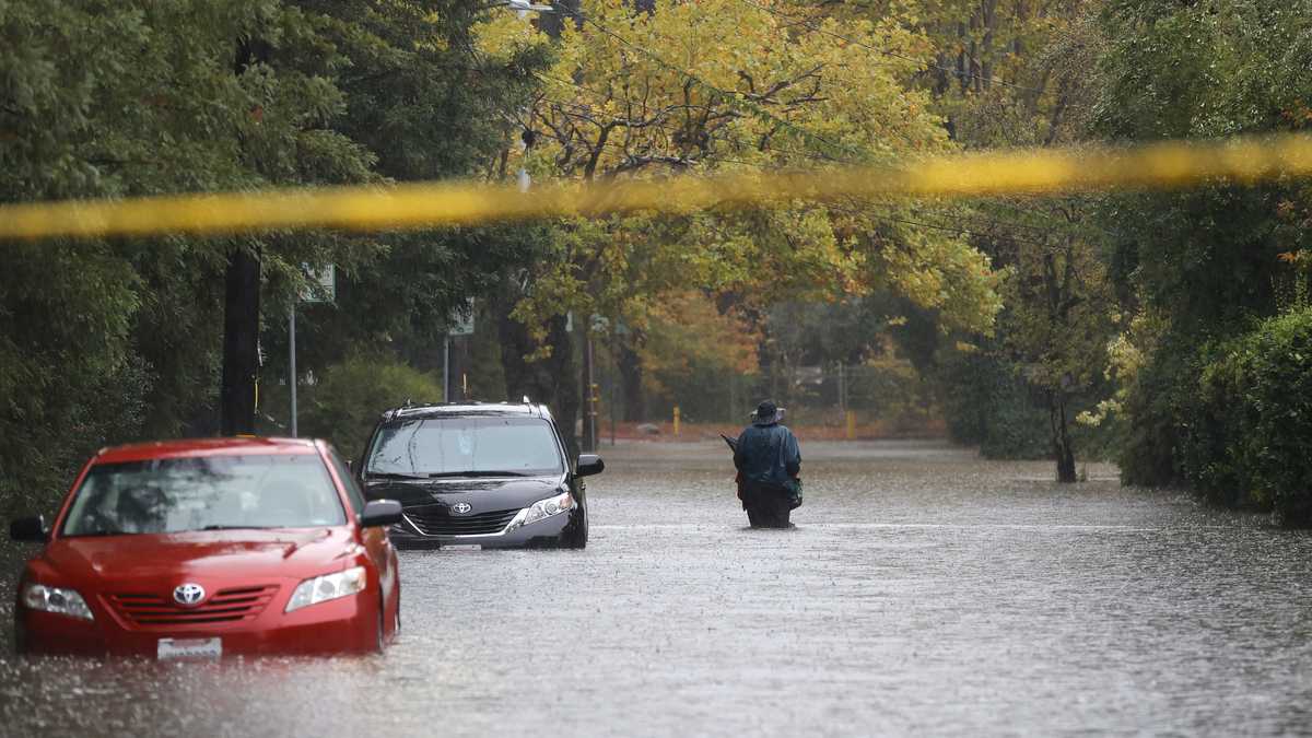PHOTOS: West Coast getting walloped by heavy winds, torrential rain and ...