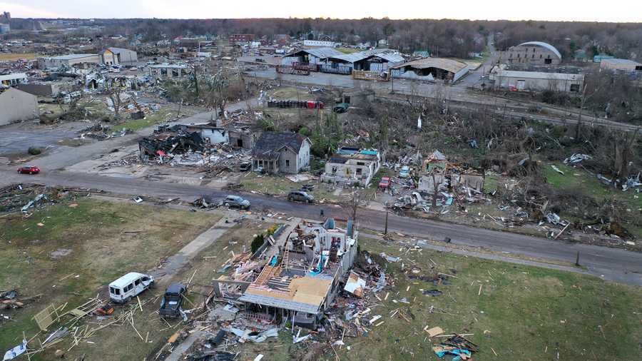 PHOTOS: The aftermath of the deadly tornadoes that ripped through the ...