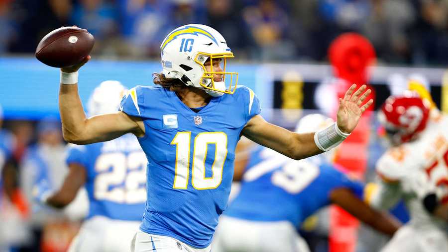 Chiefs Chargers game Justin Herbert expected to start, report says