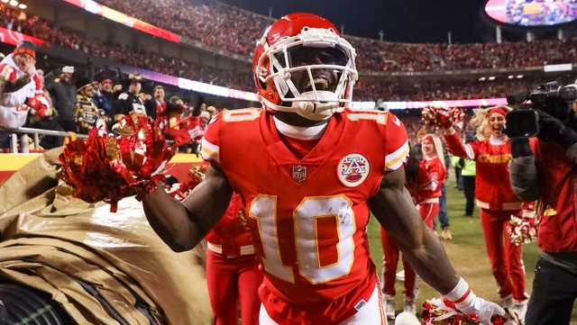 Kansas City Chiefs roll to 42-21 win over Pittsburgh Steelers