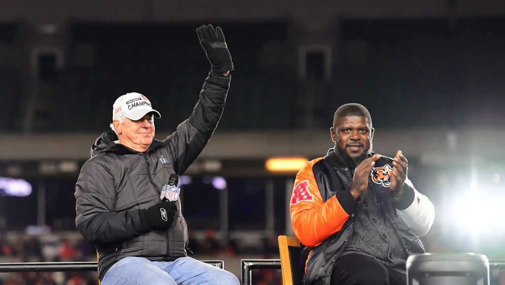 Former Bengals Ken Anderson, Willie Anderson miss Hall of Fame selection