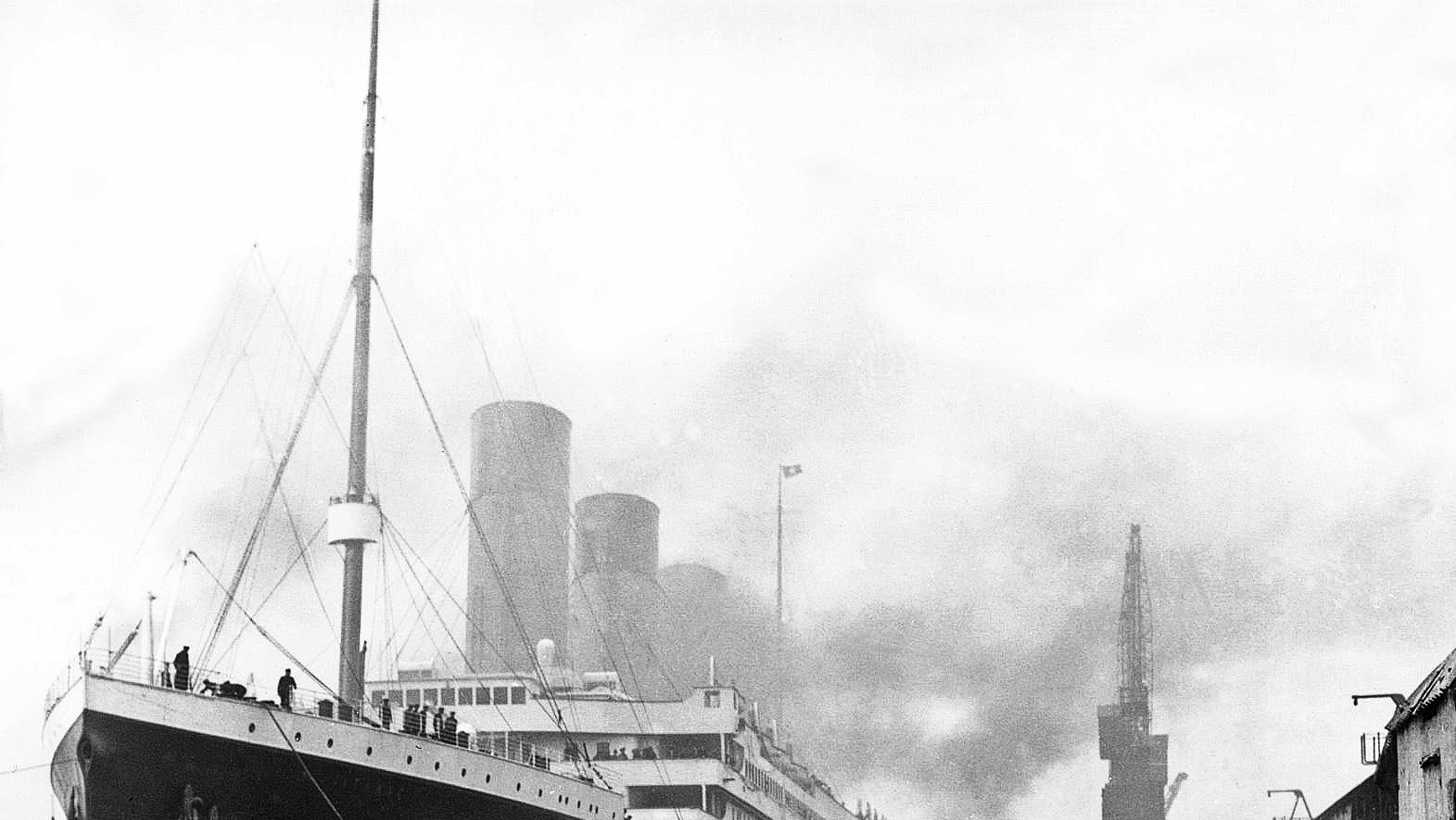 history of titanic ship sinking