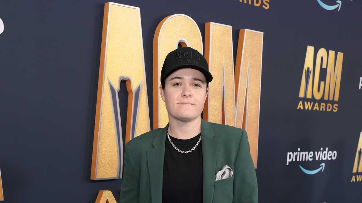 ACM Awards 2022 See what the stars wore on the red carpet