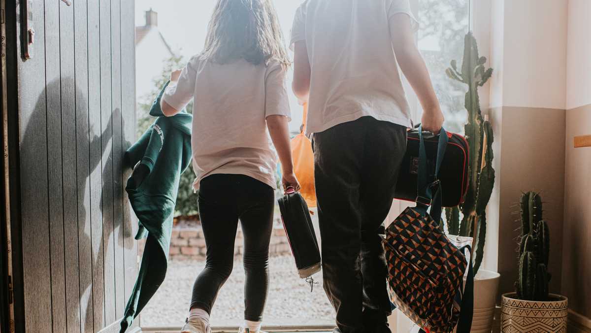 How To Get Kids Back On A Sleep Schedule For The School Year how-to-get-kids-back-on-a-sleep-schedule-for-the-school-year