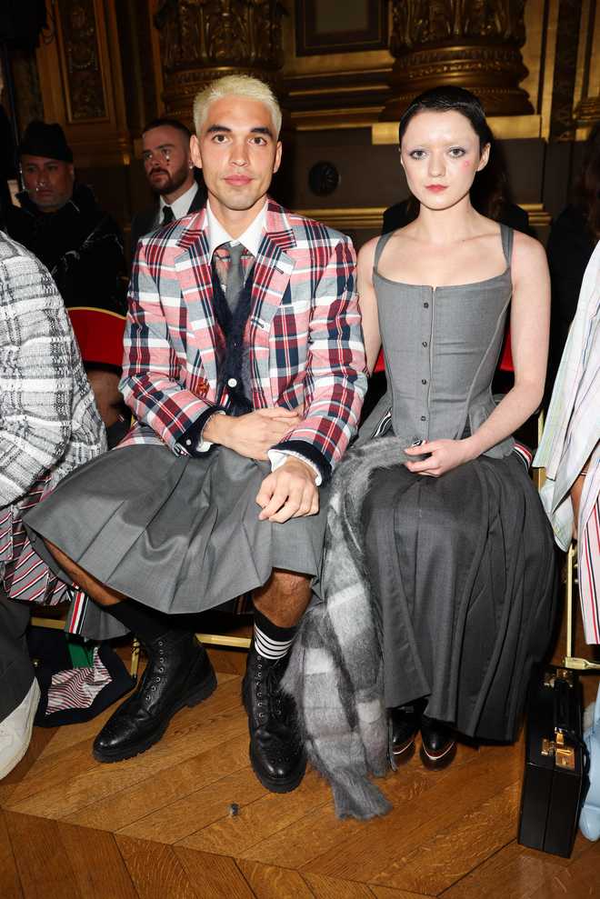 PARIS,&#x20;FRANCE&#x20;-&#x20;OCTOBER&#x20;03&#x3A;&#x20;&#x28;EDITORIAL&#x20;USE&#x20;ONLY&#x20;-&#x20;For&#x20;Non-Editorial&#x20;use&#x20;please&#x20;seek&#x20;approval&#x20;from&#x20;Fashion&#x20;House&#x29;&#x20;Maisie&#x20;Williams&#x20;and&#x20;Reuben&#x20;Selby&#x20;attend&#x20;the&#x20;Thom&#x20;Browne&#x20;Womenswear&#x20;Spring&#x2F;Summer&#x20;2023&#x20;show&#x20;as&#x20;part&#x20;of&#x20;Paris&#x20;Fashion&#x20;Week&#x20;&#x20;on&#x20;October&#x20;03,&#x20;2022&#x20;in&#x20;Paris,&#x20;France.&#x20;&#x28;Photo&#x20;by&#x20;Pierre&#x20;Suu&#x2F;Getty&#x20;Images&#x29;