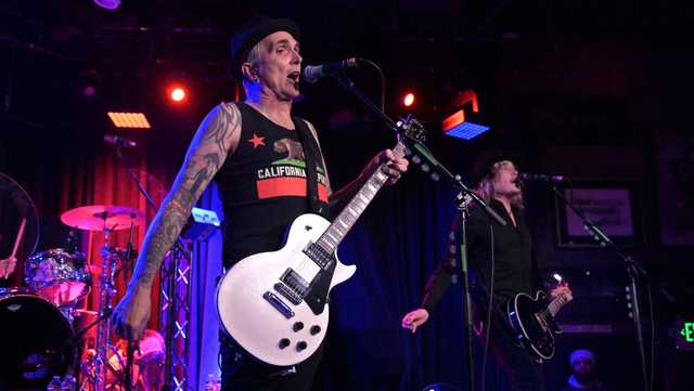 '90s rock star says nights out in SF are the reason he went sober - Vimarsana News