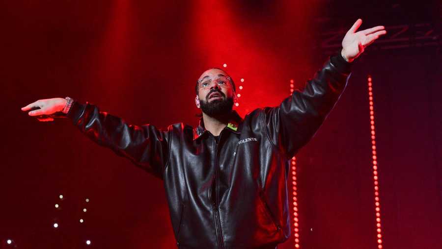 Drake's 'It's All A Blur Tour coming to Kansas City with J. Cole