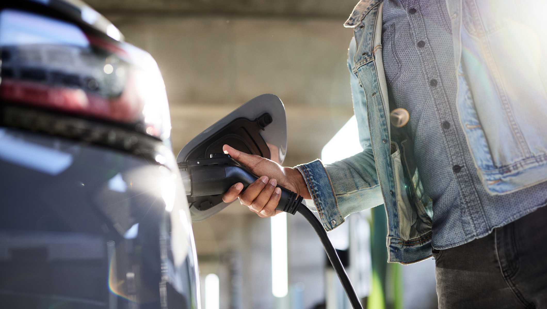 Ohio to award $16 million for second round of electric vehicle charging station sites - Vimarsana News