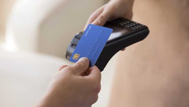 Credit card delinquencies surpass pre-pandemic levels - Vimarsana News
