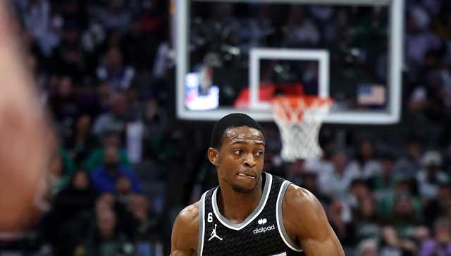 Fox, Kings erase 23-point deficit to stun Hawks - Vimarsana News