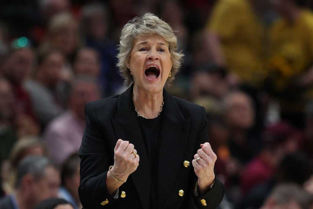 Iowa Hawkeyes Sign Lisa Bluder To Contract Extension