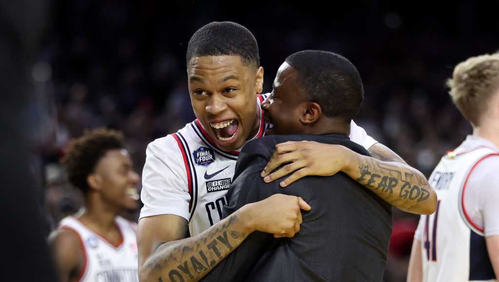 UConn wins March Madness, smothers San Diego State