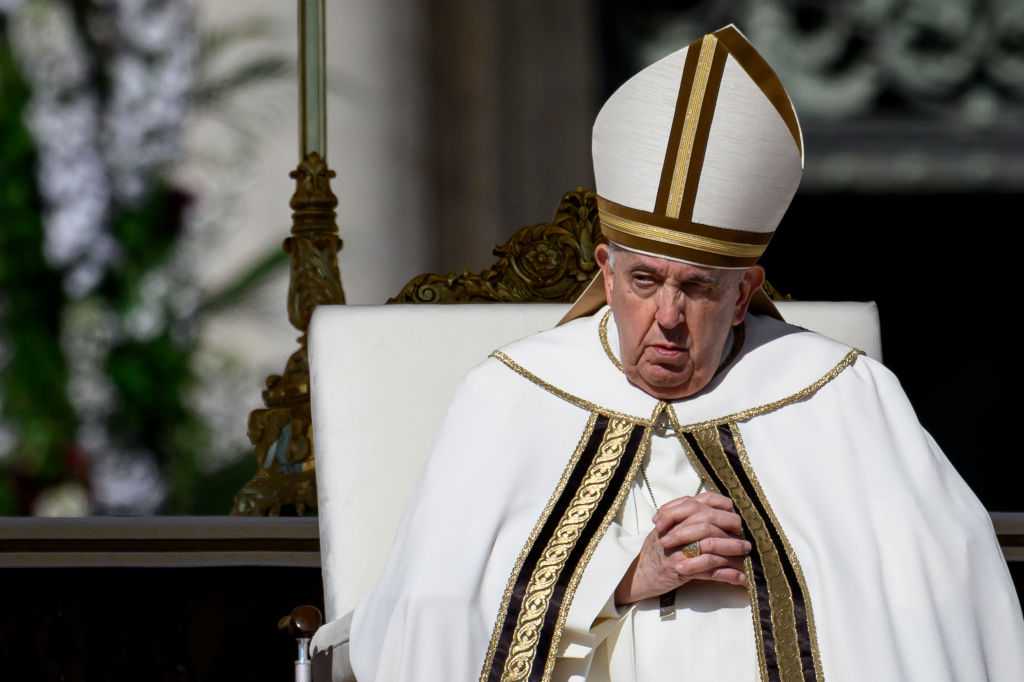 Pope At Easter: Pray For Ukrainian, Russian People, Refugees