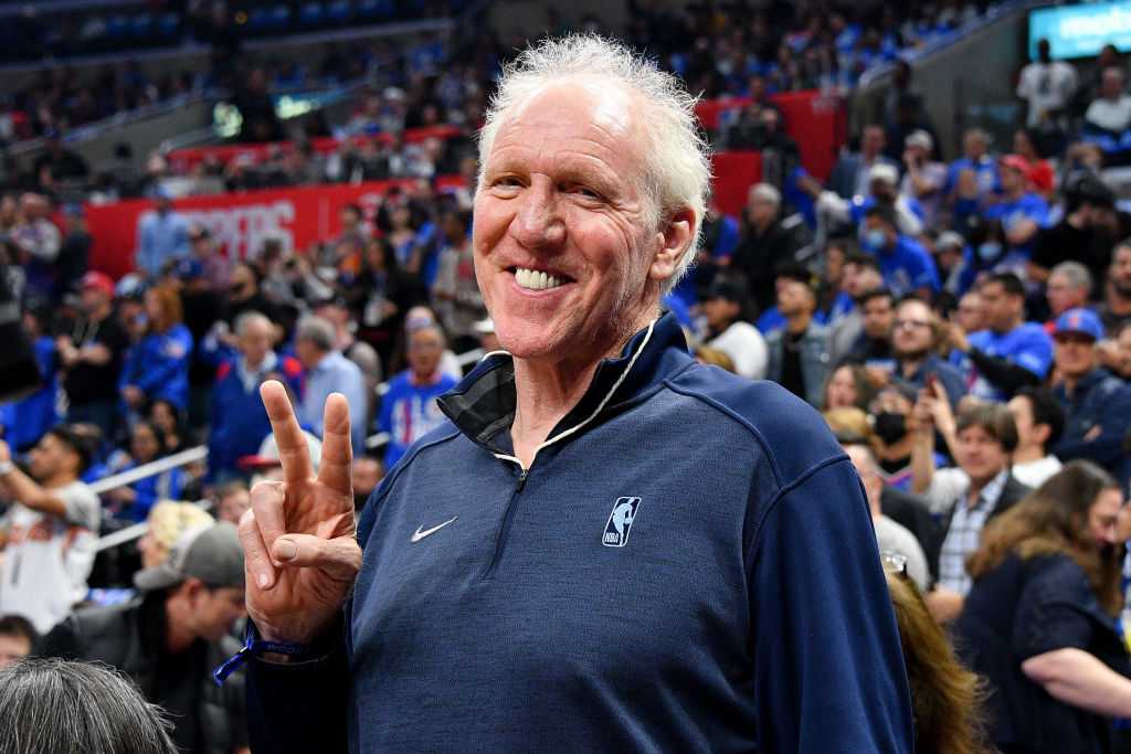 Bill Walton, Hall Of Fame Player Who Became A Star Broadcaster, Dies At 71