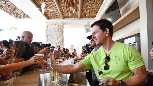 Mark Wahlberg coming to Iowa to sign bottles of his tequila - Vimarsana News