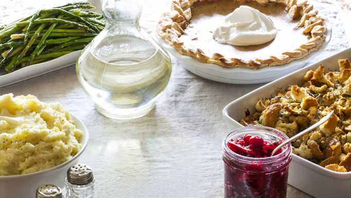 Stores open on Thanksgiving for last-minute shopping in Albuquerque