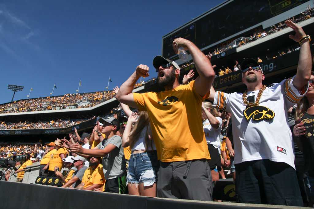 Iowa football game: Iowa defeats Utah State 24-14